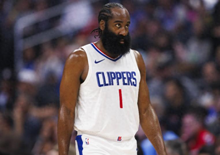 信，NBA超巨仅五人，伦纳德有争议。